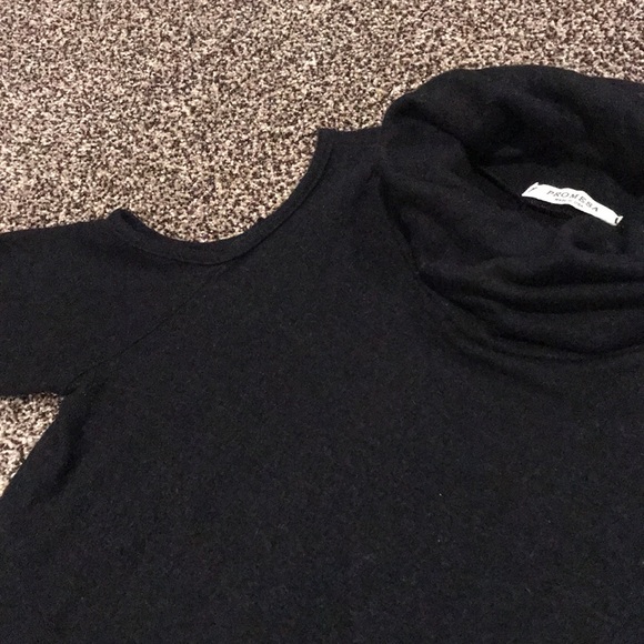 Promesa Turtleneck Cold Shoulder Top Long Sleeve Black S - Picture 6 of 9